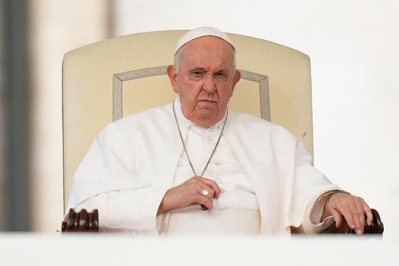 Papa și-a anulat în ultima clipă participarea la Calea Crucii
