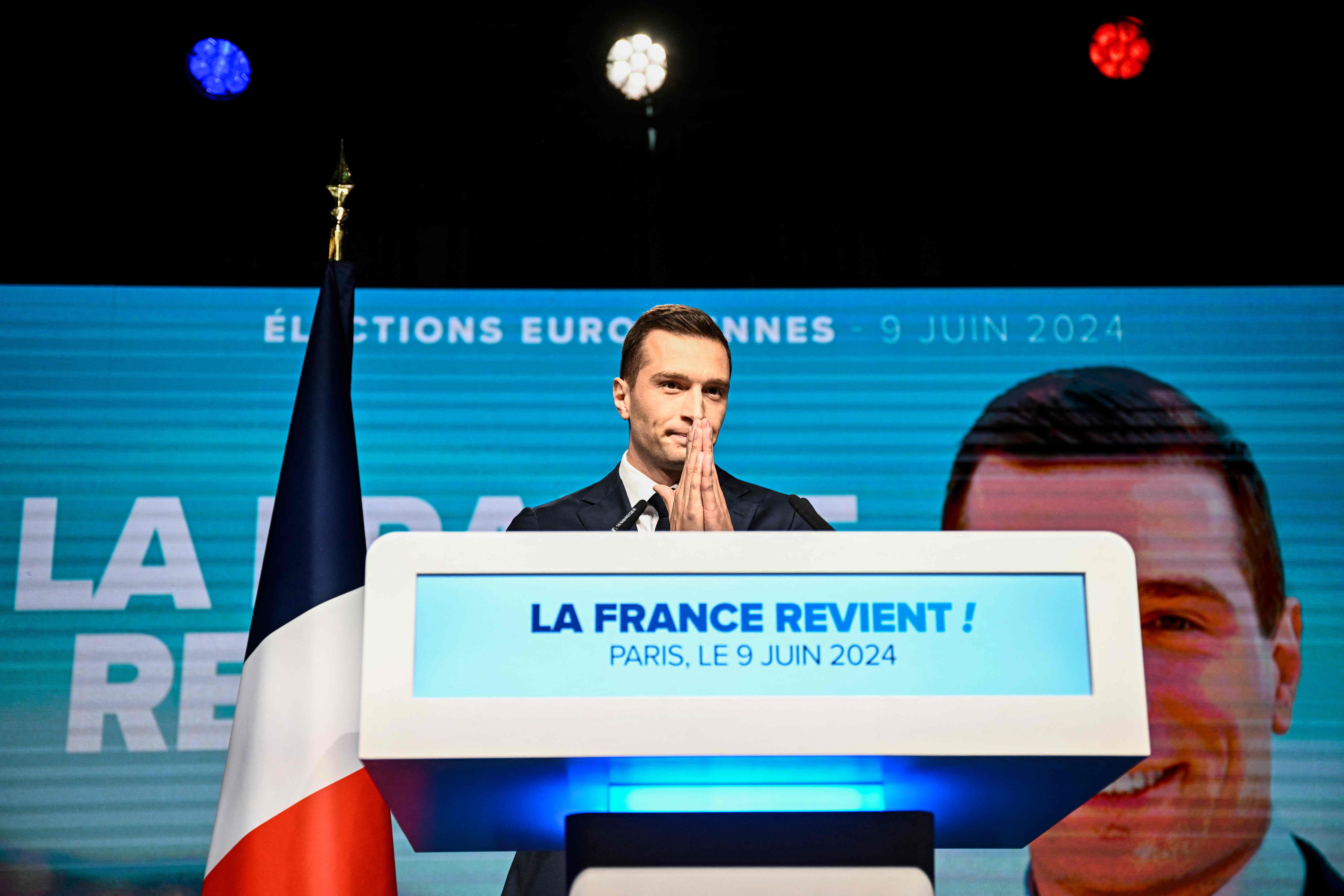 Alegeri parlamentare în Franţa: Extrema dreaptă se îndepărtează de o majoritate absolută, stânga este în forţă