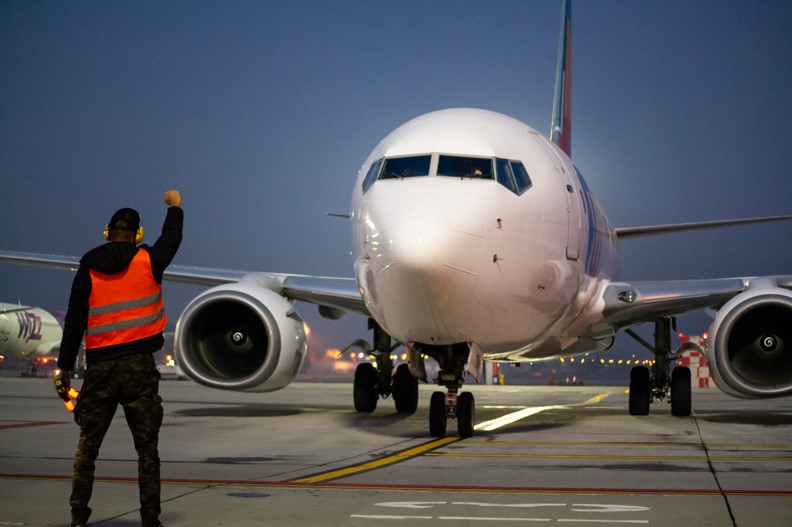 Un zbor cu destinația Sibiu, redirecționat pe Aeroportul din Cluj din cauza condițiilor meteo nefavorabile