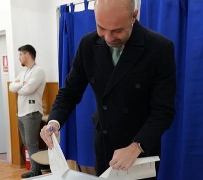 Sabin Sărmaș, mesaj la ieşirea de la urne: „Am votat pentru a continua ce am început pe 9 iunie”