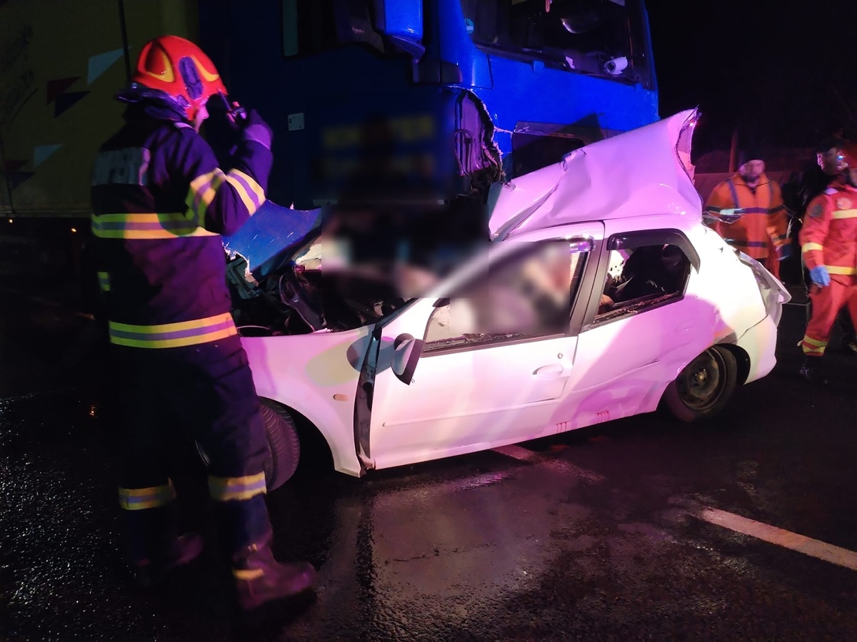 Accident grav în Fundătura, Cluj! Două persoane au murit. FOTO