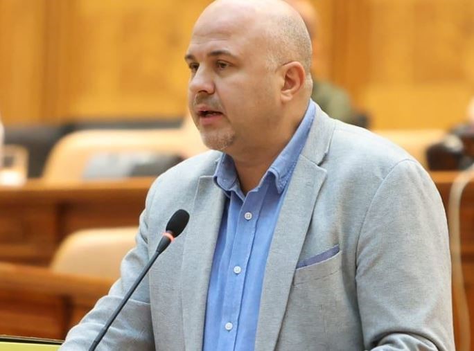 Emanuel Ungureanu, despre decizia Curții Constituționale de anulare a alegerilor prezidențiale: „S-au decredibilizat definitiv. Să ne spună CCR cine ar trebui să fie viitorul președinte al României, de ce mai votează românii?”