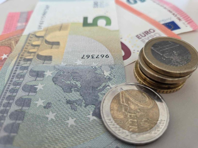 Alegeri cu miză uriașă: Economia României, în pericol dacă câștigă un candidat suveranist