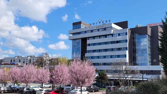 Univers (T) sărbătorește 40 de ani de experiențe memorabile în Cluj-Napoca. Hotel, restaurant și centru de conferințe care continuă să inspire (P)