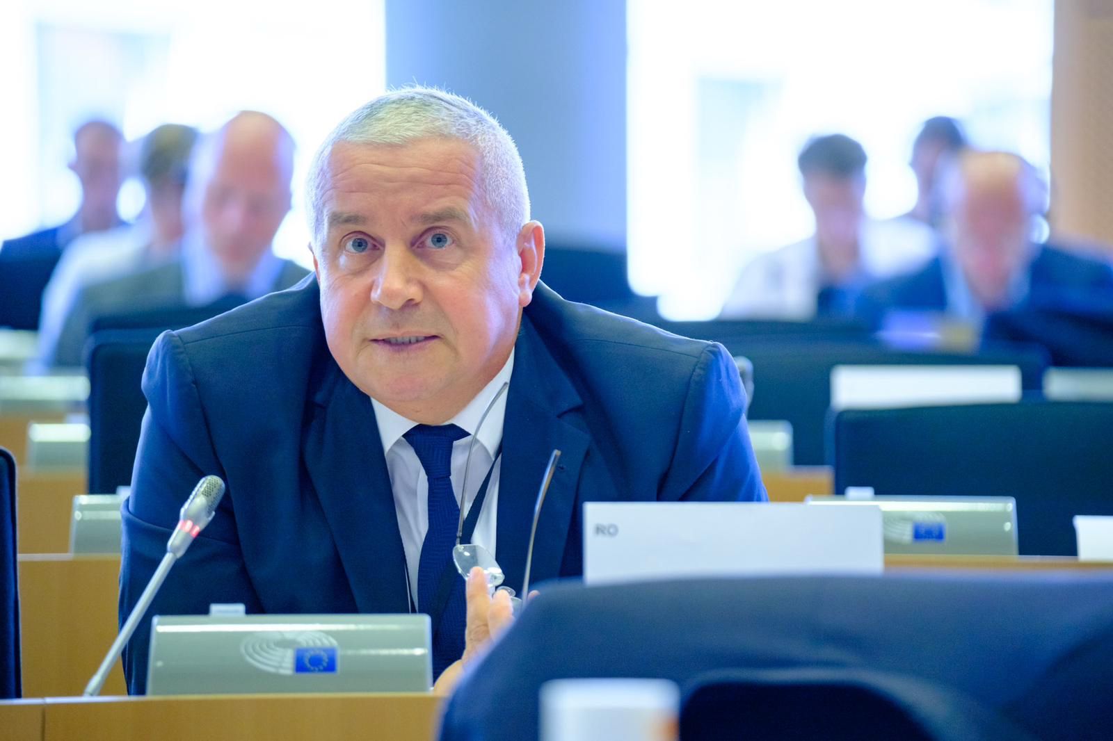 Eurodeputatul Daniel Buda cere Comisiei bani din politica de coeziune pentru construirea de depozite de alimente