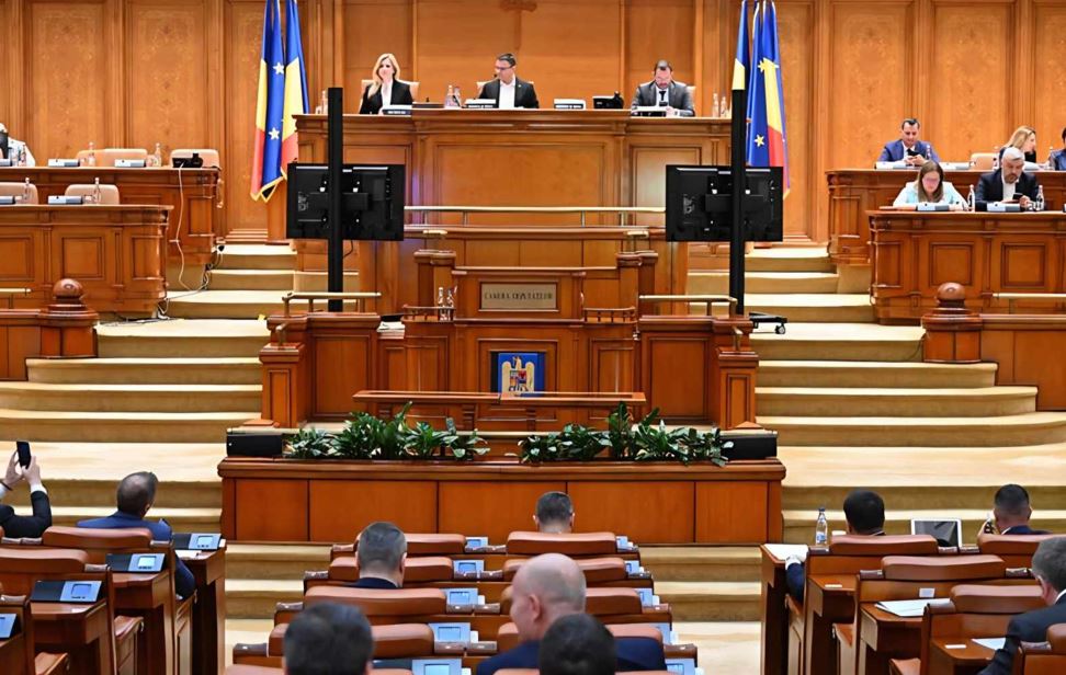 Pol suveranist cu viziuni europene, în Parlament. „Alianța Întâi România” a adunat zeci de membri SOS și POT.