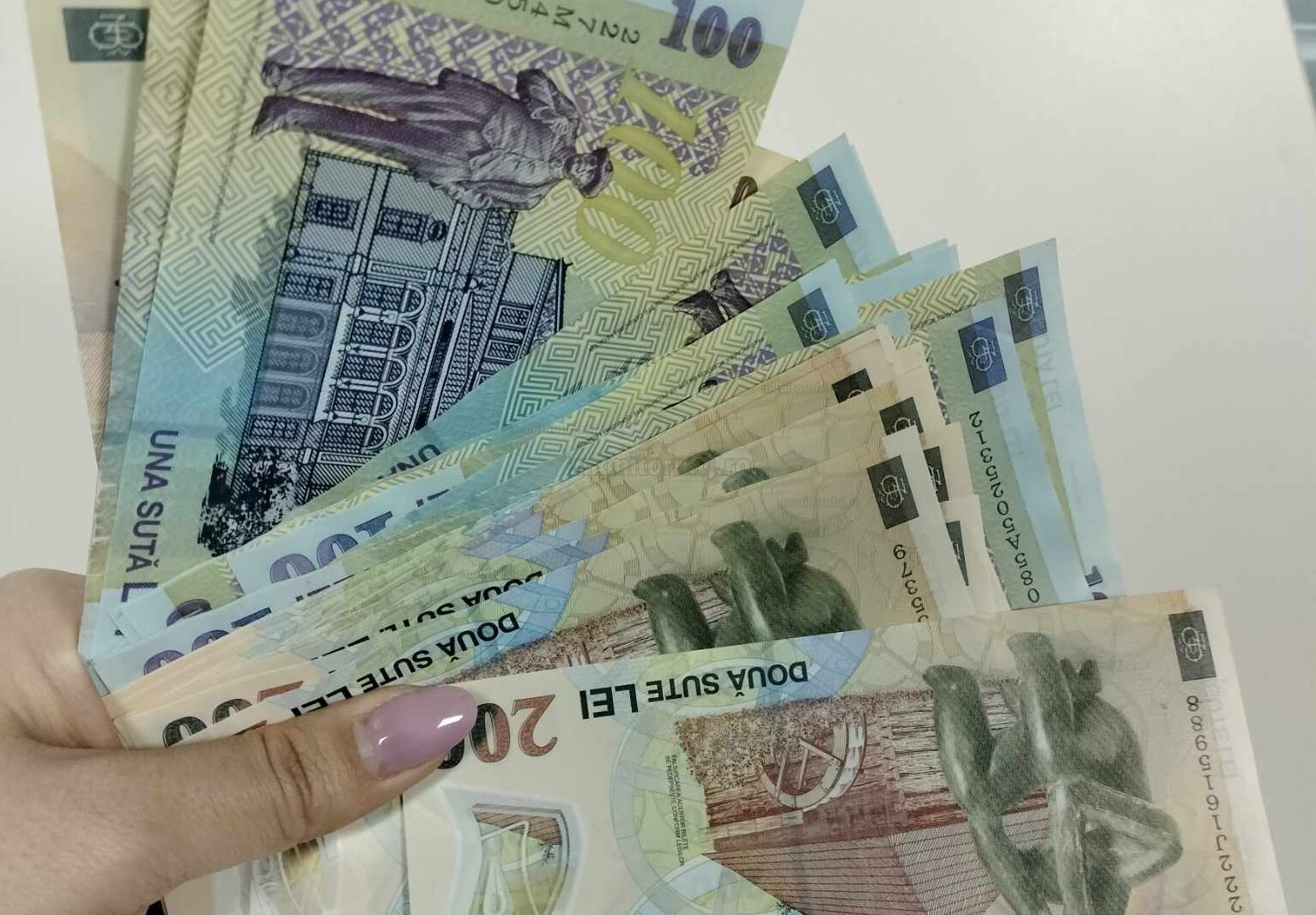 Veste proastă pentru buzunarul românilor. Inflația va scădea foarte greu în următoarele 3 luni.