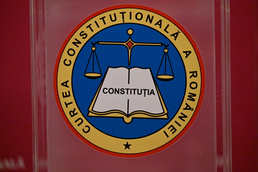 Curtea Constituțională amână iar decizia cu privire la pensiile magistraţilor și declară constituțională legea guvernanței corporativă a întreprinderilor publice