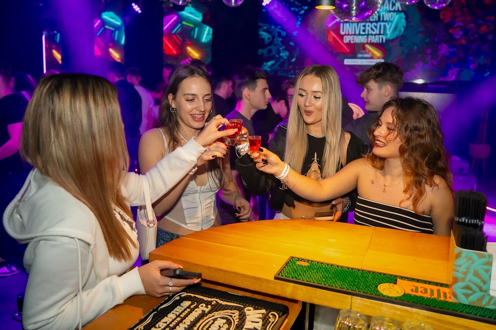 „Angel Shot” ajunge în cele mai tari cluburi din Cluj. Codul care ajută fetele aflate în pericol!