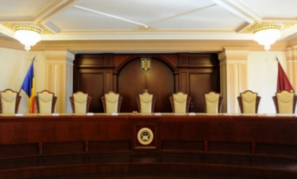 Fără indemnizații compensatorii la final de mandat pentru judecătorii CCR. Proiectul de eliminare a bonusurilor, adoptat de Senat.