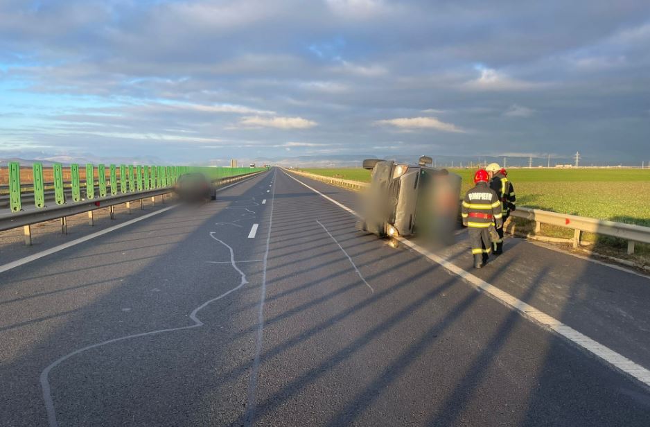 Accident rutier grav pe A3, lângă Câmpia Turzii. Femeie rănită, transportată la spital.