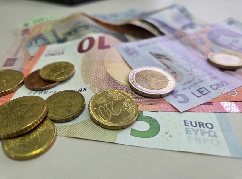 Încrederea în economie scade puternic: creștere cu doar 0,6% în 2025, iar leul va continua să se deprecieze în raport cu moneda euro