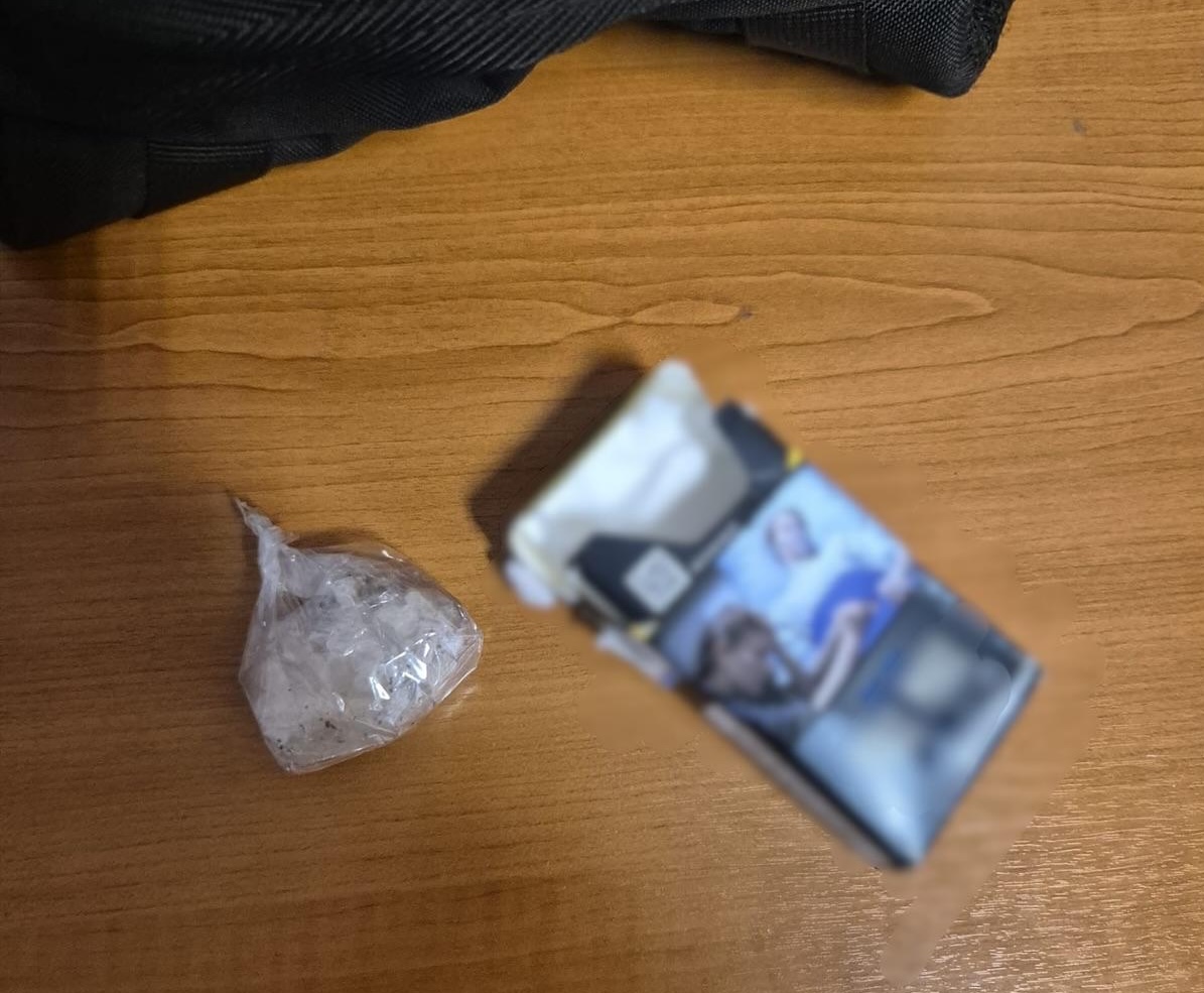 Droguri vândute în Cluj cu aproape 4.000 de lei „doza”. Dealerii, percheziționați.