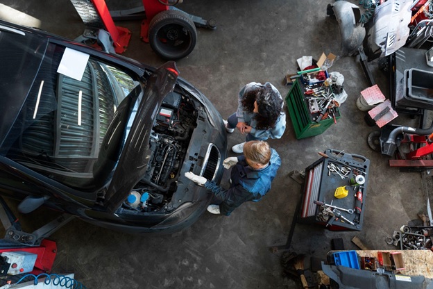 Service auto autorizat sau atelier independent? (P)
