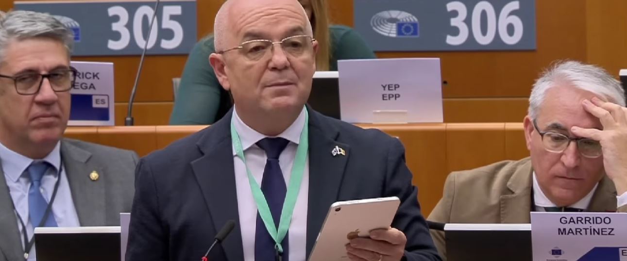 Emil Boc, mesaj pro democrație în Comitetul European al Regiunilor: „Democrația noastră este amenințată de boți și algoritmi”