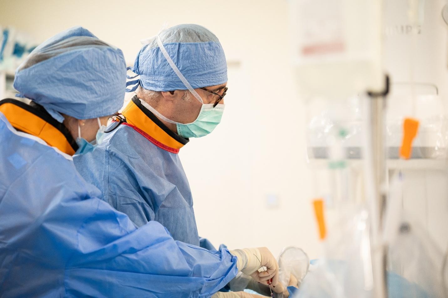 Prof. dr. Mihai Ionac, despre una dintre cele mai ignorate afecțiuni: „700.000 de români au boală arterială periferică și au risc de accident vascular cerebral, infarct miocardic și amputație”. Cele patru măsuri ce pot reduce riscurile